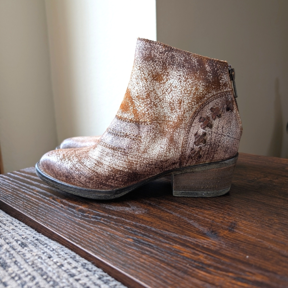 Cirlce G Brown Distressed Leather Heeled Ankle Boot Booties